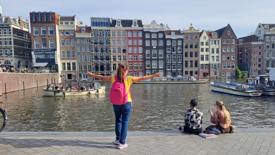 Amsterdam, uske kuće na kanalu